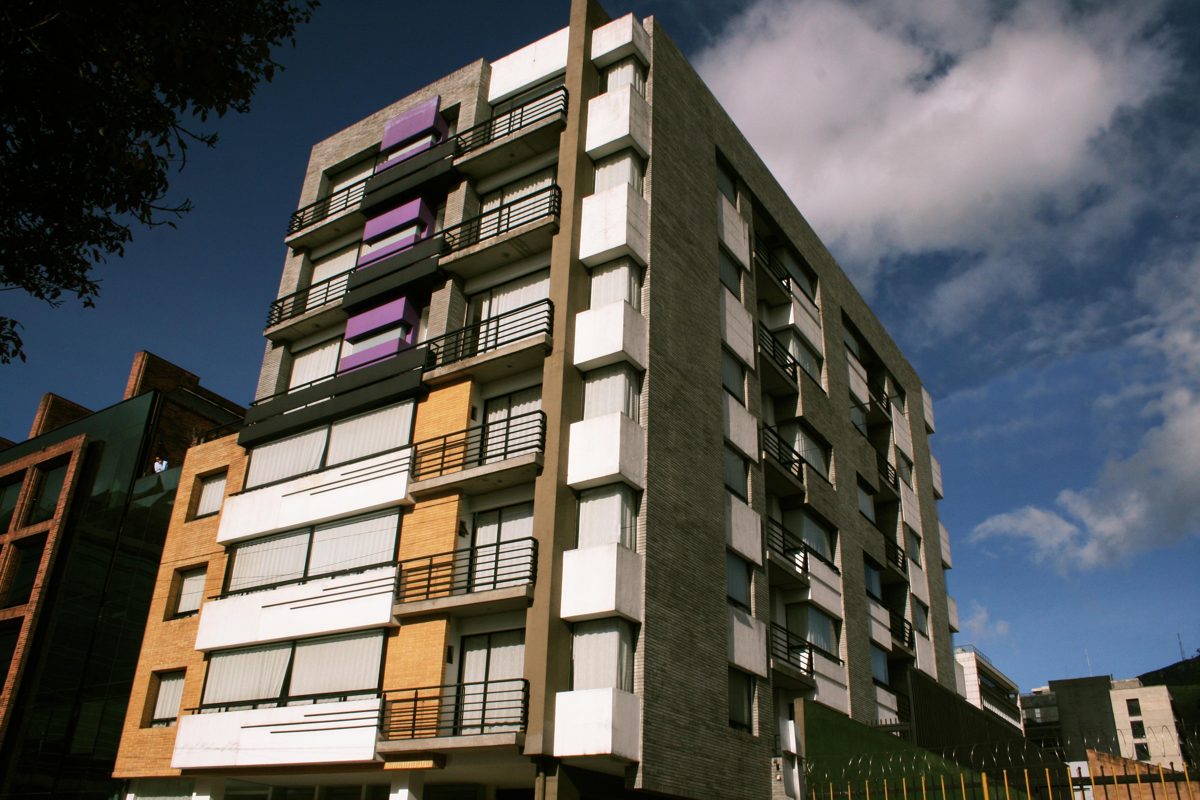 Viaggio Nueve Trez City Suites Bogotá Exterior foto